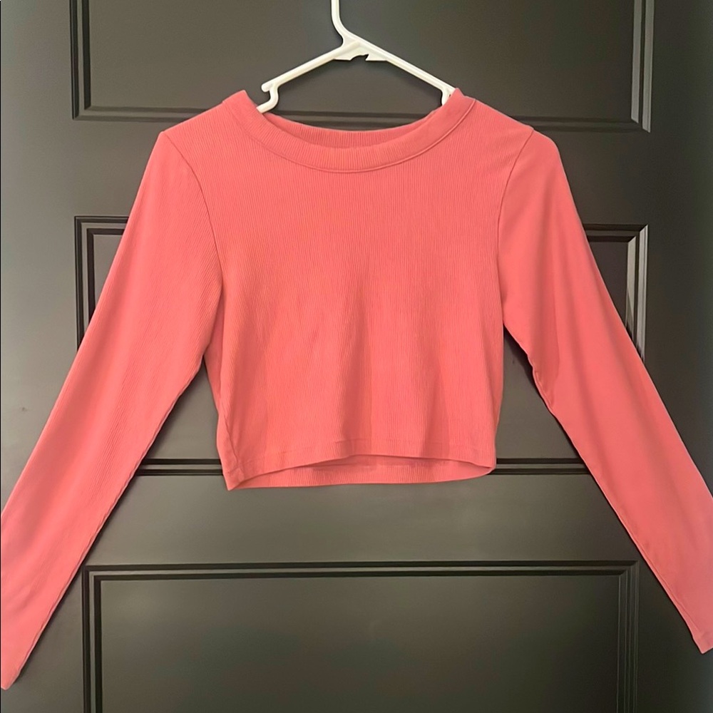 PINK Victoria's Secret Fitted Pink Long Sleeve Crop Top